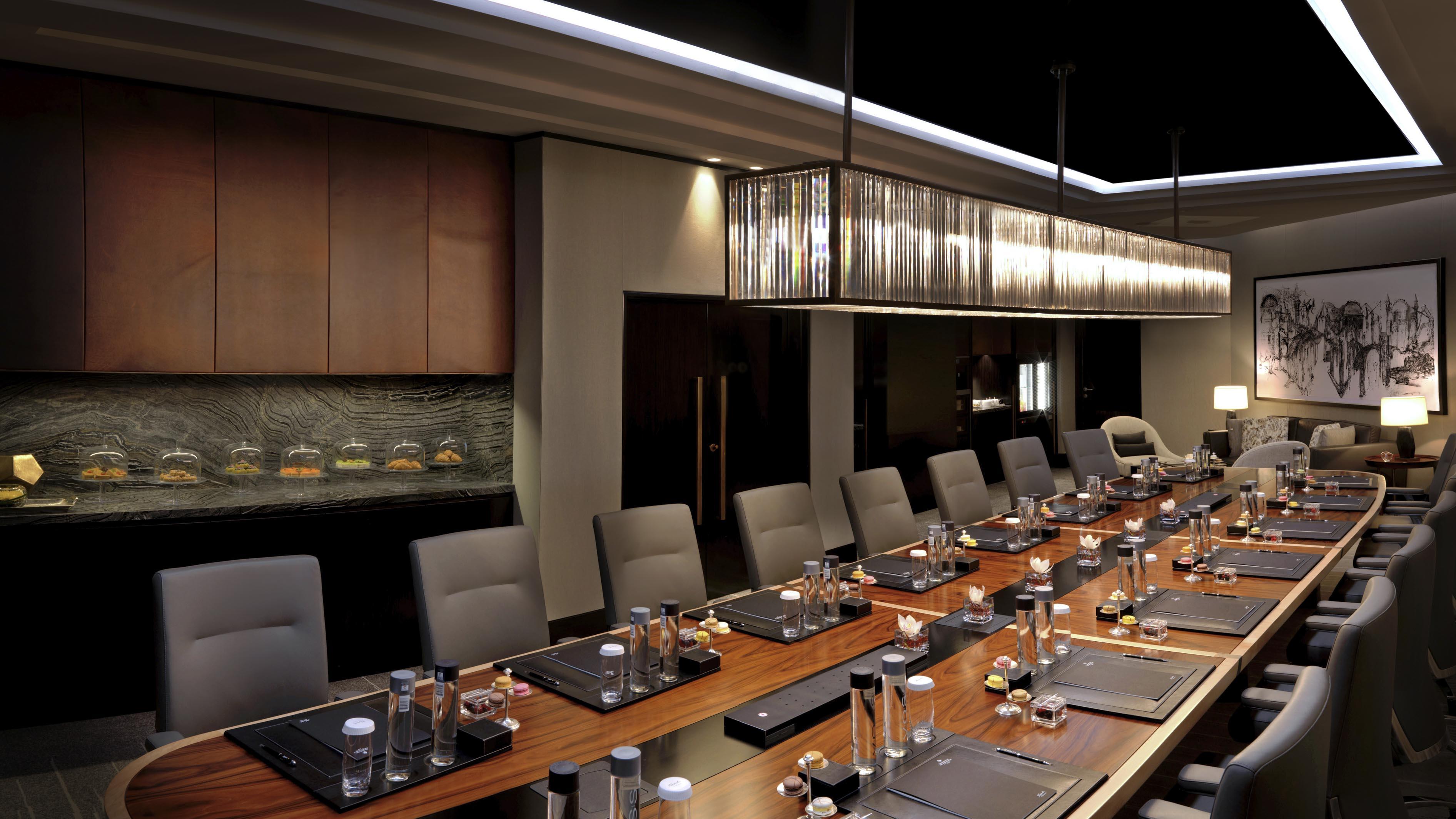 Hotel Kempinski Mall Of The Emirates, 5*