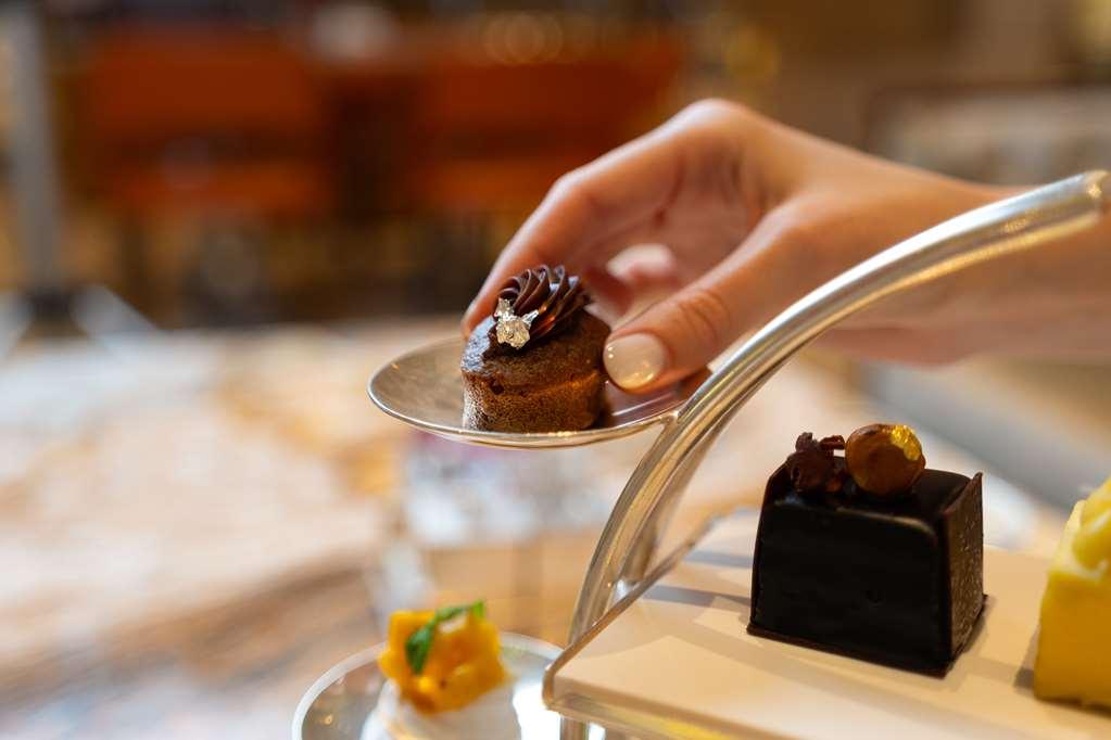 Hotel Kempinski Mall Of The Emirates, 5*